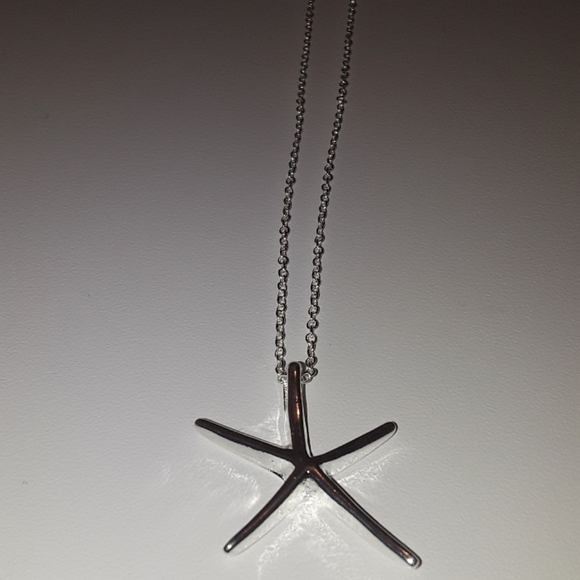 925 Silver starfish necklace, brand new - Picture 2 of 3